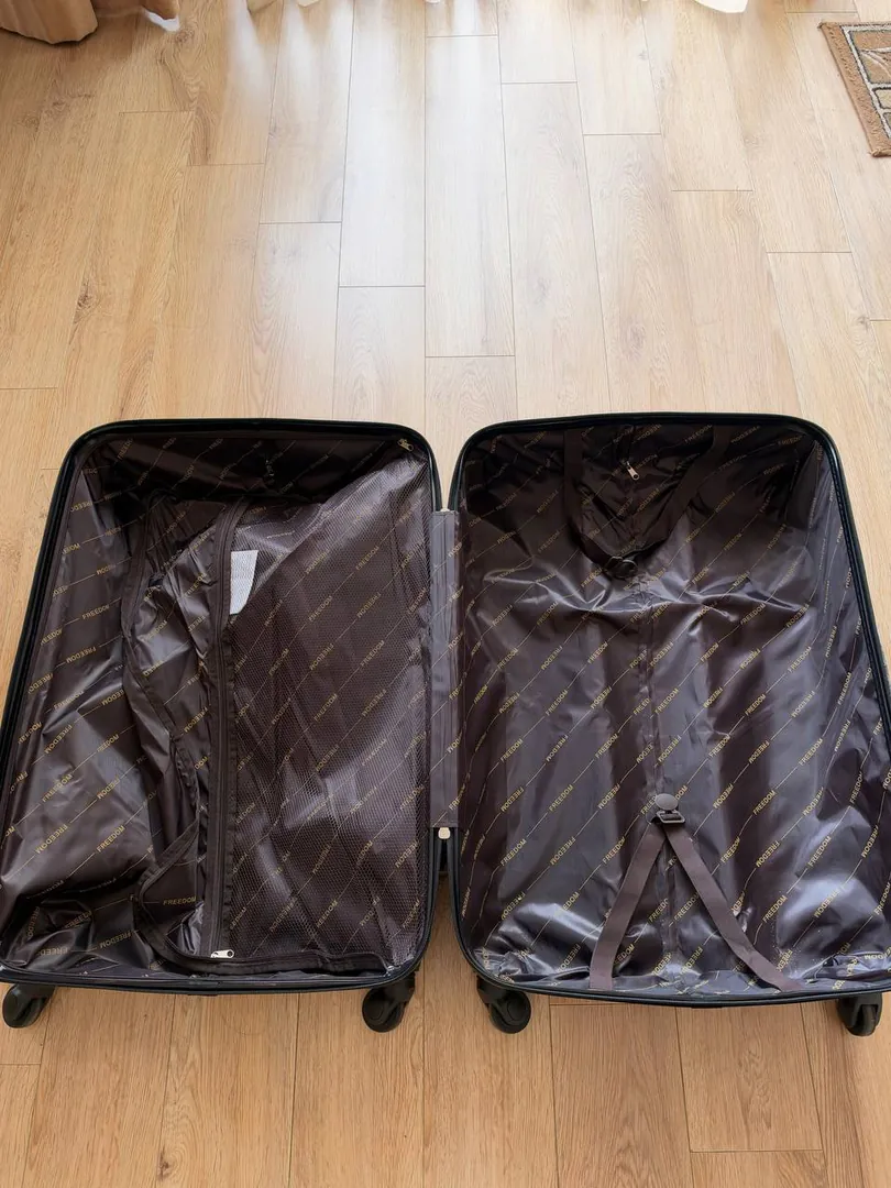 XL Suitcase — photo 1