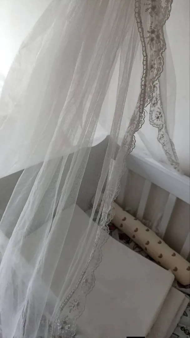 Crib bumpers and canopy — photo 1