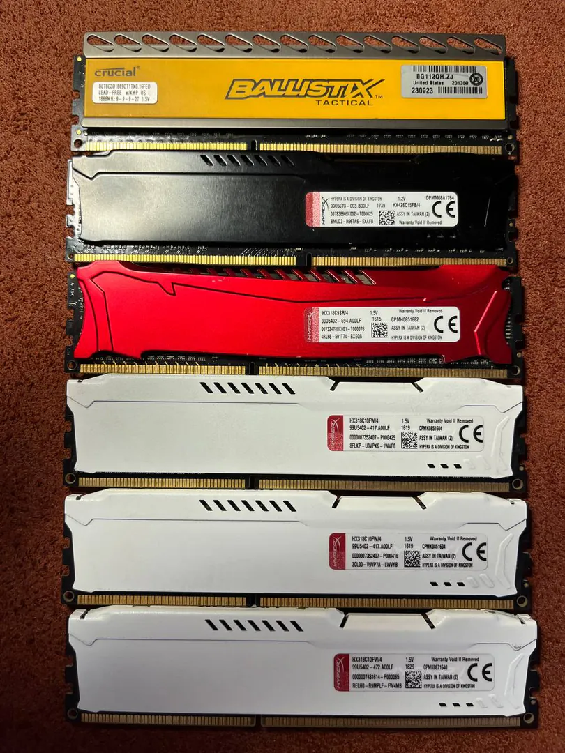 Оперативная память Kingston HyperX FURY DDR3 4GB 1866MHz — фото 1