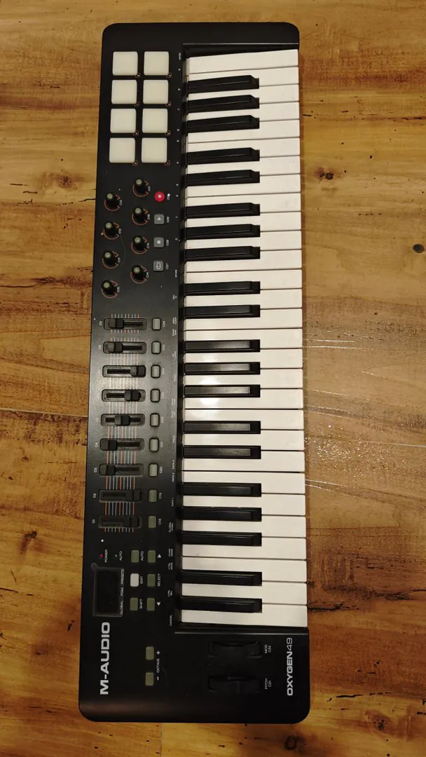 MIDI keyboard M-Audio Oxygen 49 Mk IV — photo 1