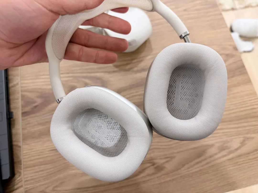 AirPods Max 2024 USB-C Headphones — photo 4