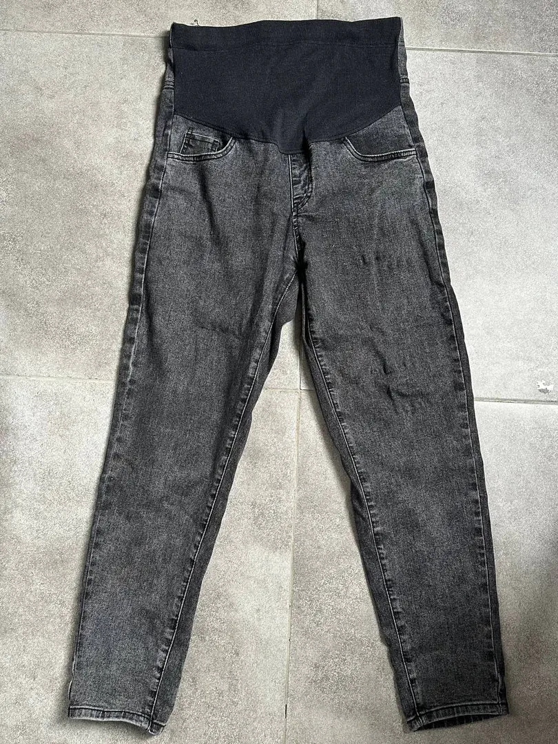 Maternity jeans M-L — photo 1