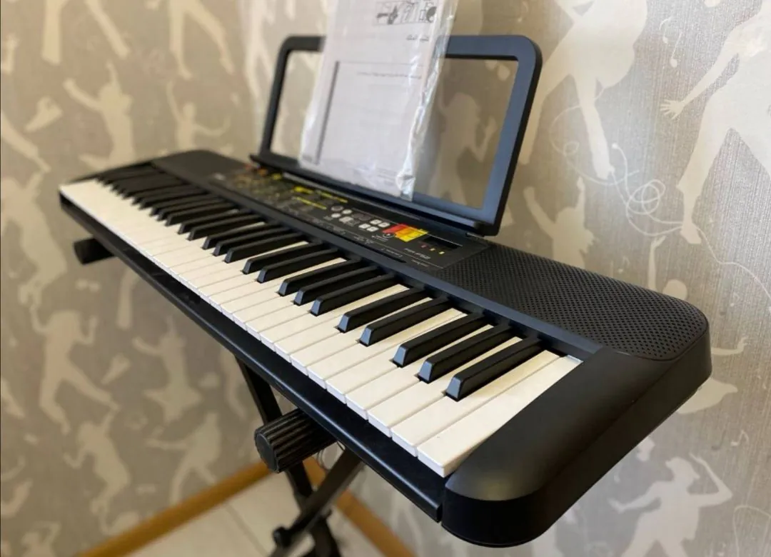 Synthesizer Yamaha PSR-F52 — photo 3