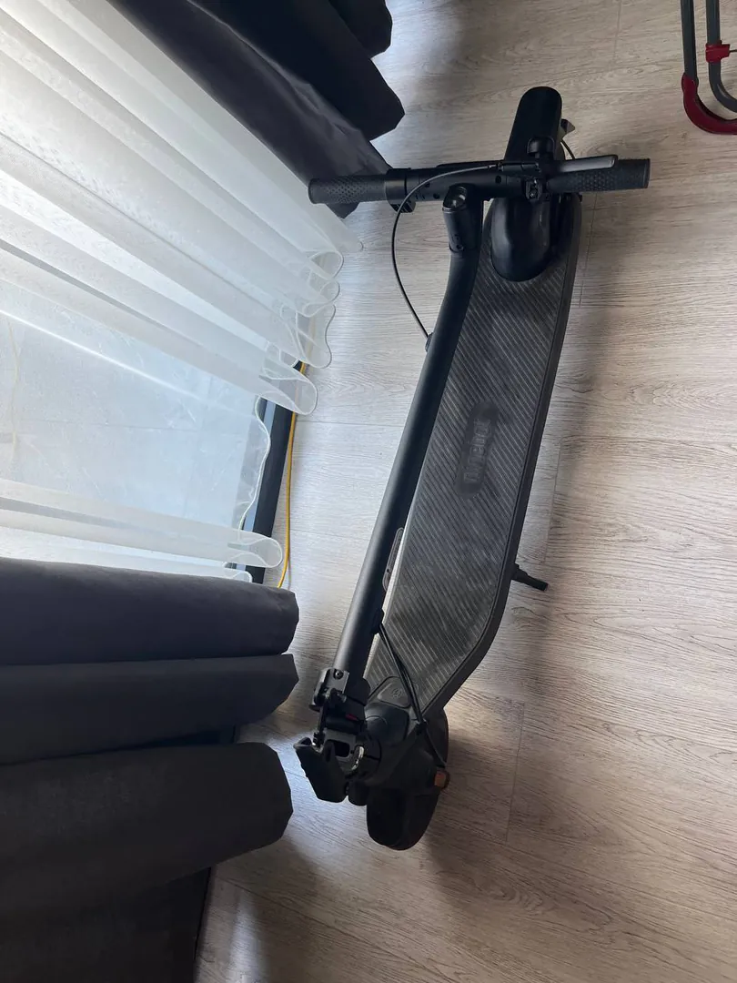 Ninebot KickScooter E2 Electric Scooter — photo 3