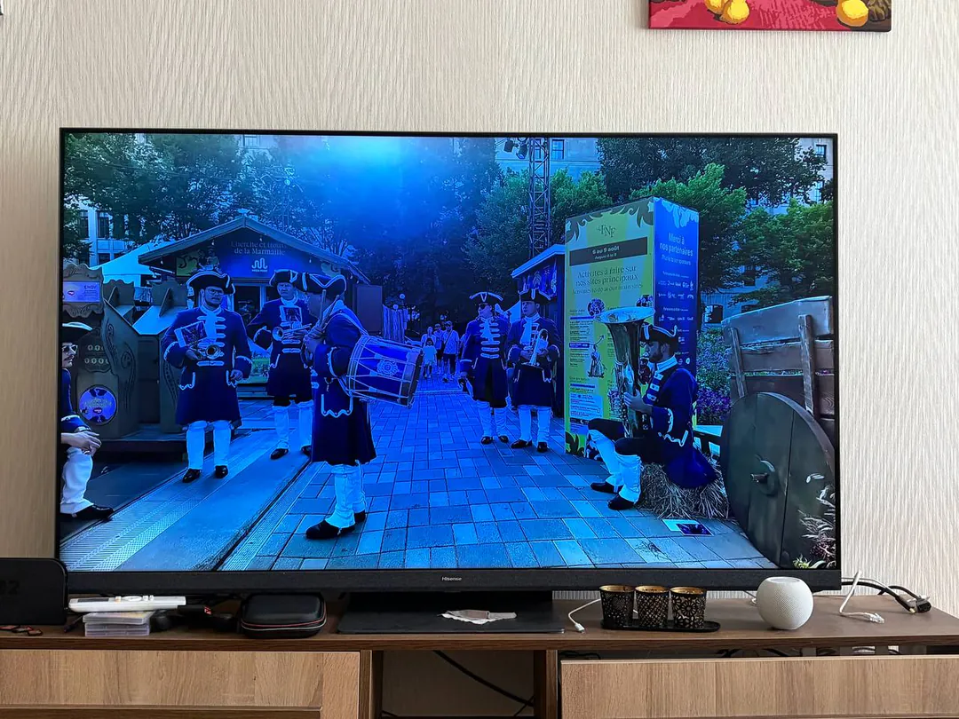 Hisense 65U8HQ 65" MiniLED TV — photo 1