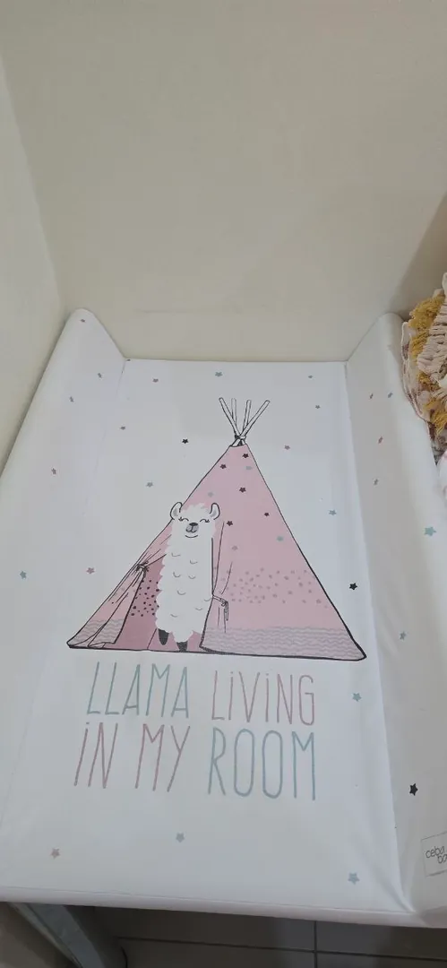 Baby changing table — photo 1