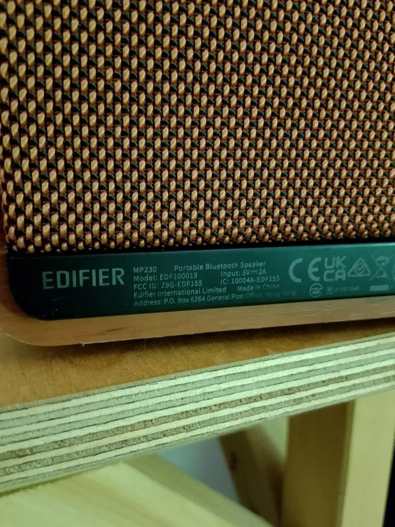 Bluetooth-колонка Edifier MP230 — фото 1
