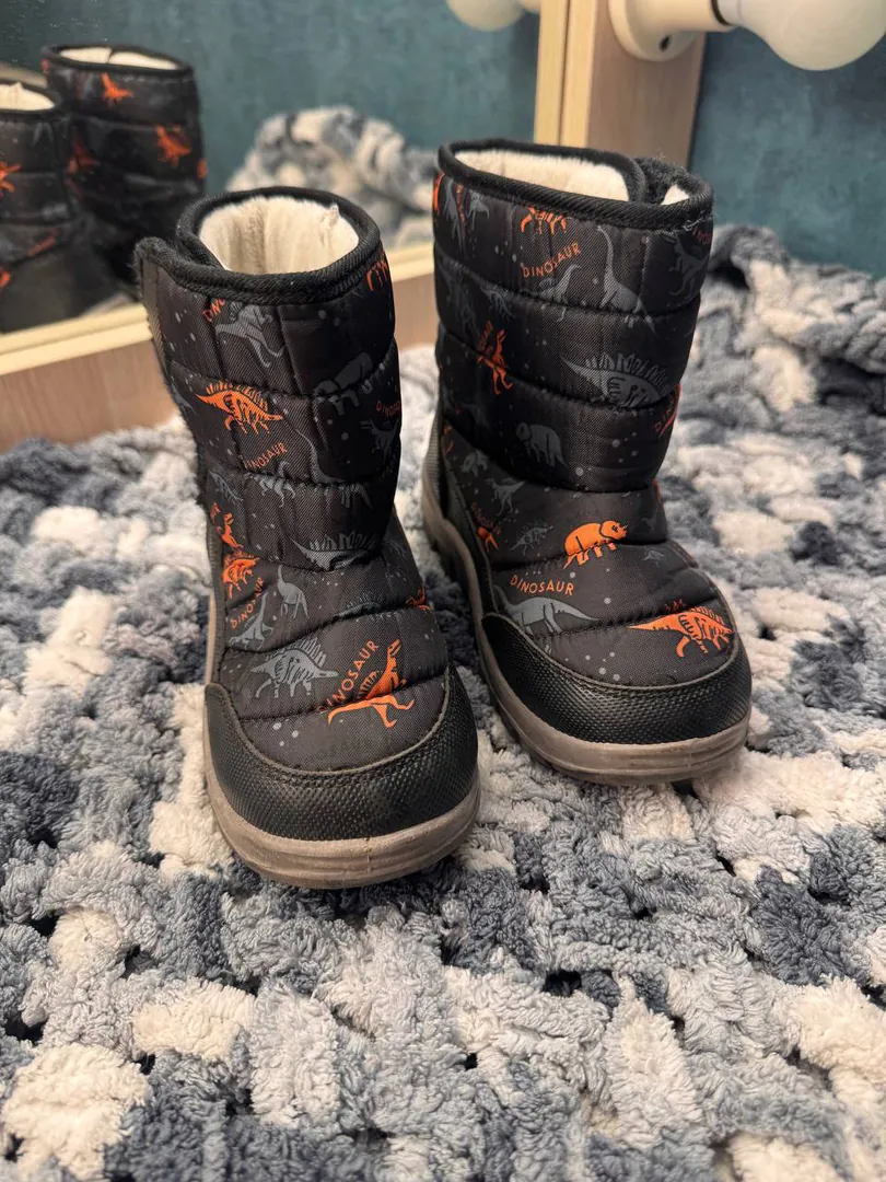 Children's insulated dinosaur boots — photo 1