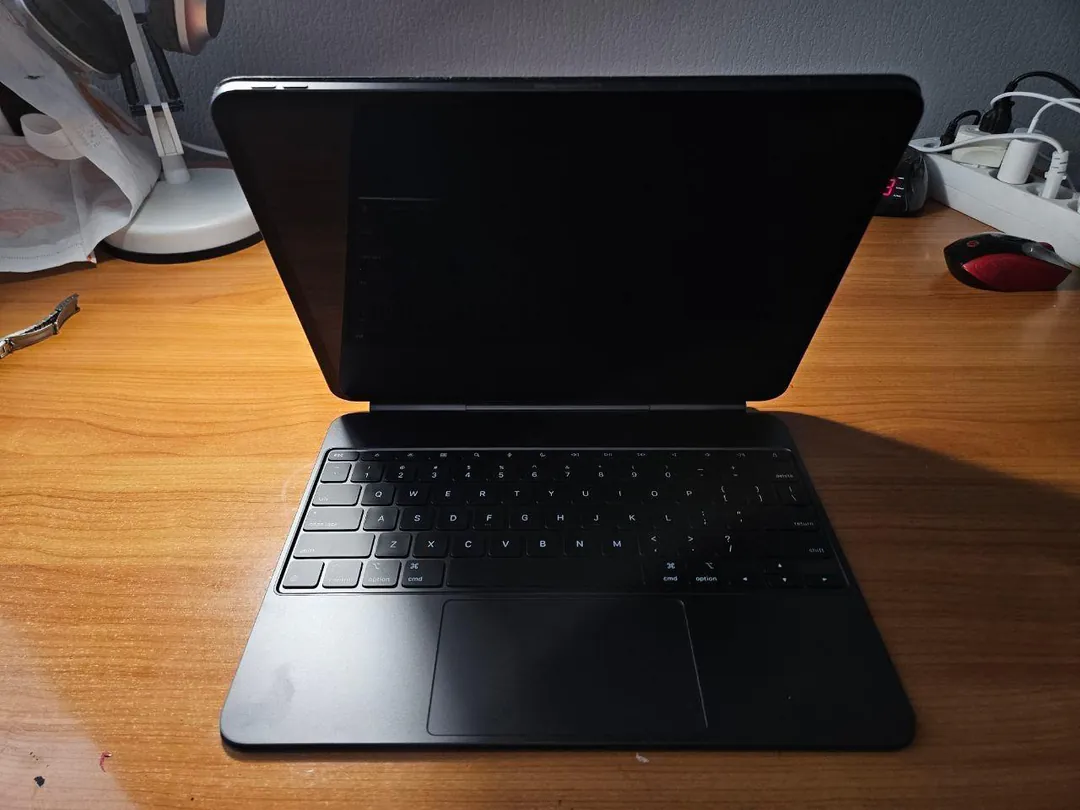 Apple iPad Pro 13″ (M5, 2TB) — photo 1