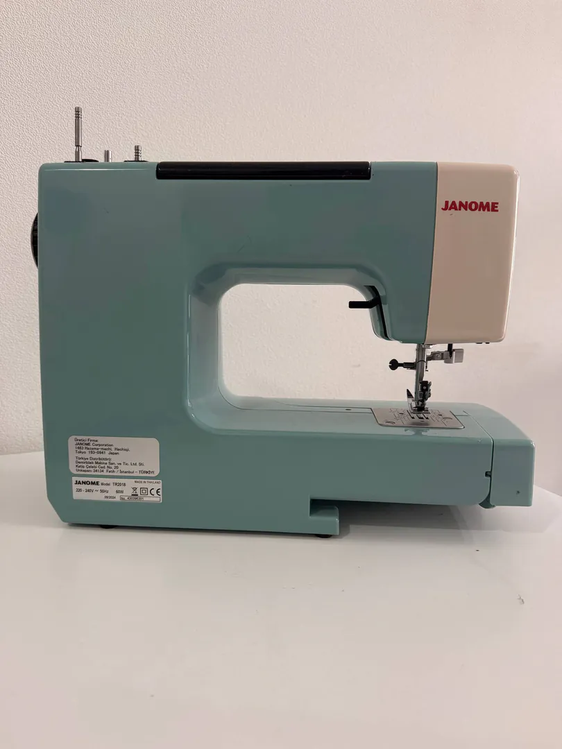 Швейная машина Janome TR2018 — фото 3