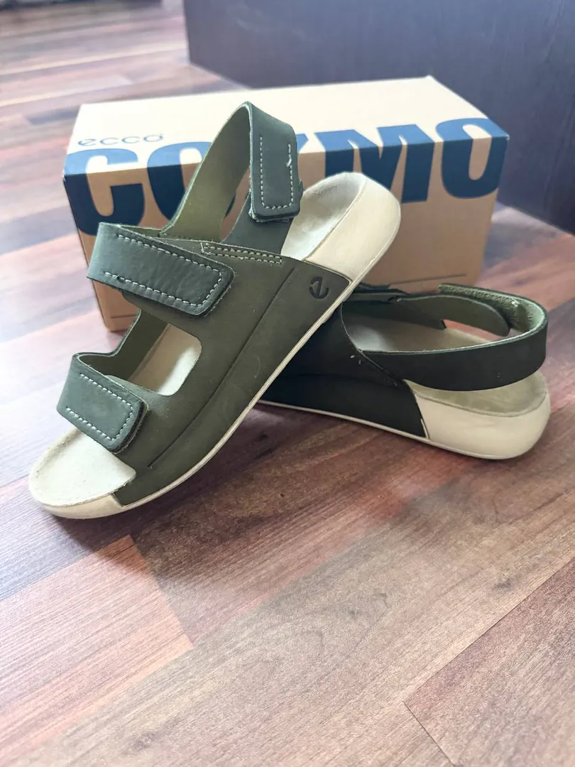 Esso Sandals — photo 1