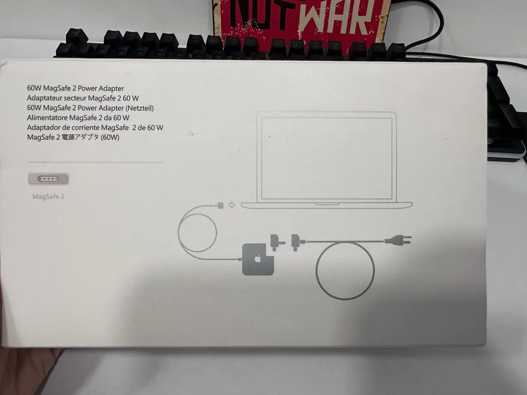 Apple MagSafe 2 60W Charger — photo 1