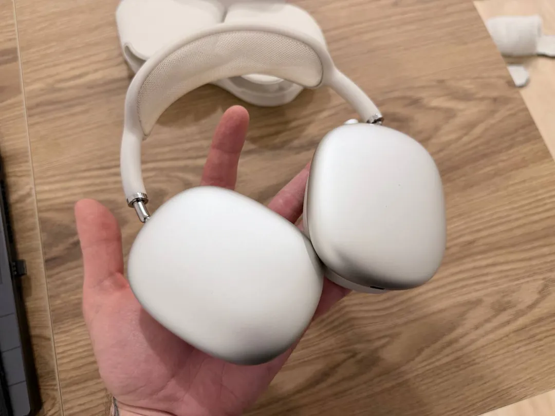 AirPods Max 2024 USB-C Headphones — photo 3
