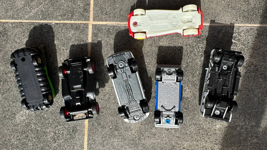 Hot Wheels cars — photo 1