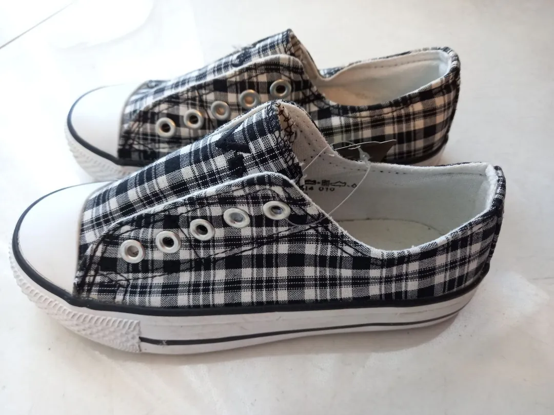 Children's sneakers — photo 2