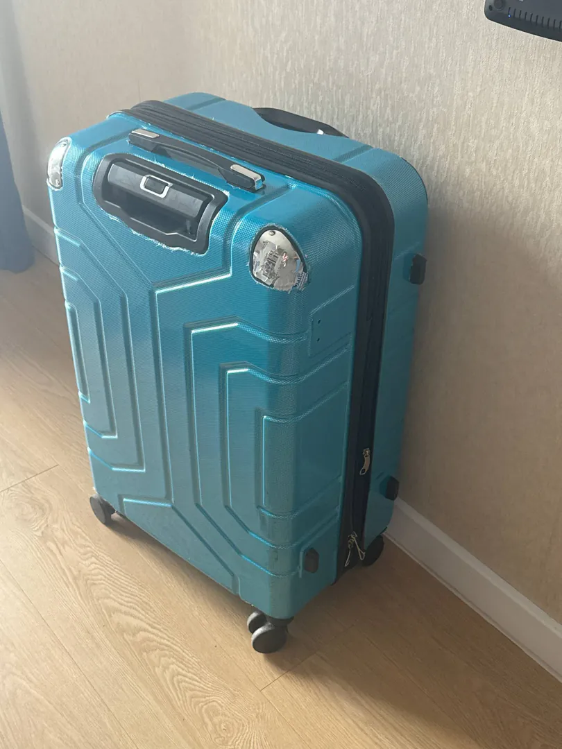 Travel suitcase — photo 1