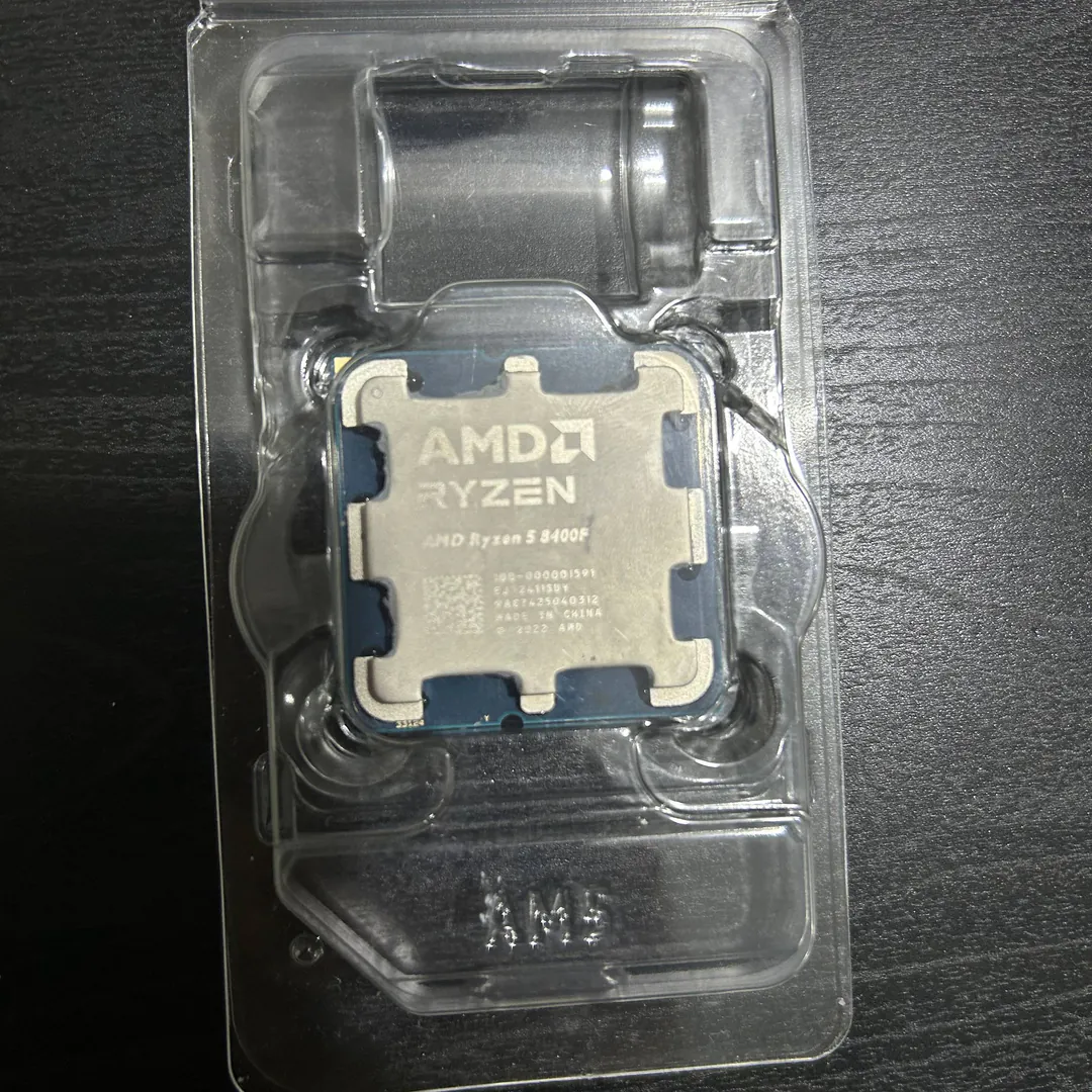 Процессор AMD Ryzen 5 8400F — фото 1