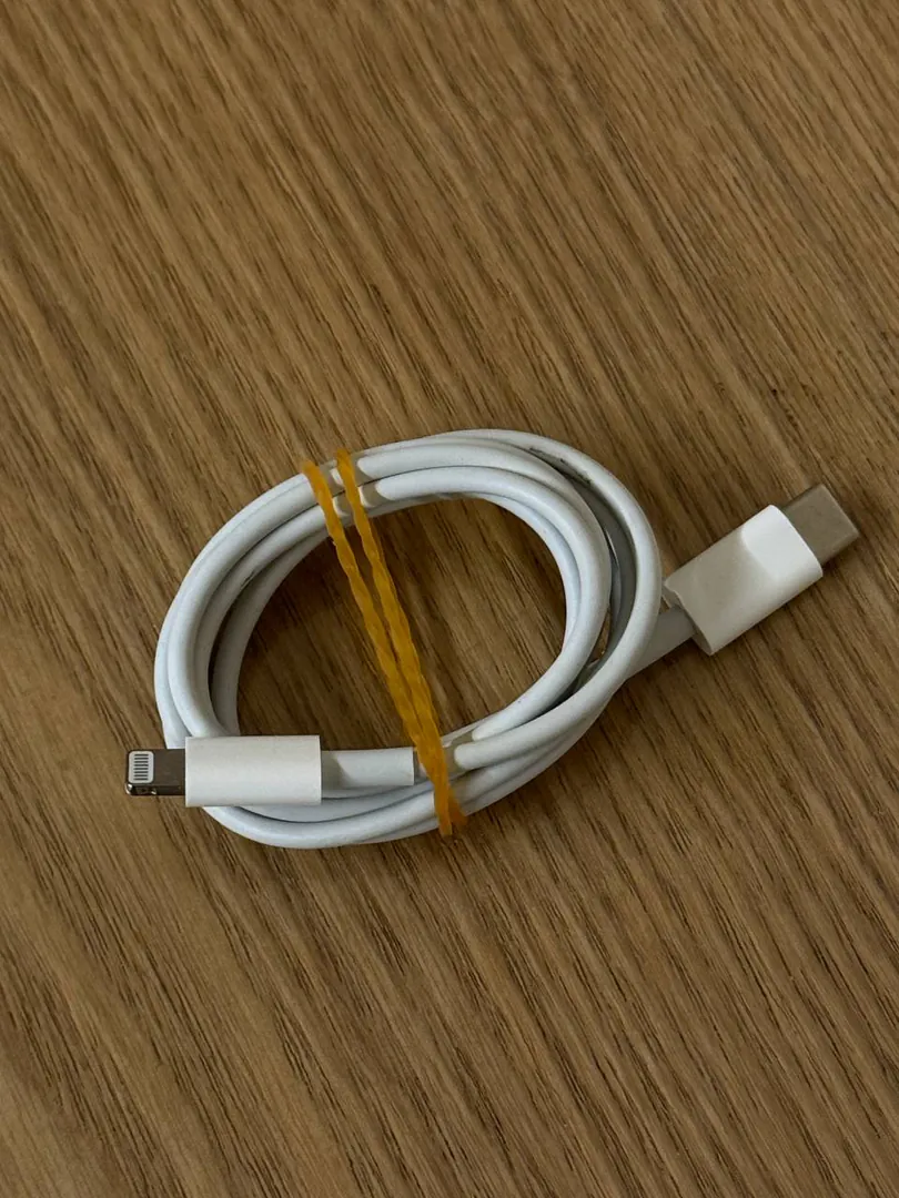 Headphones AirPods 6F21 — photo 1