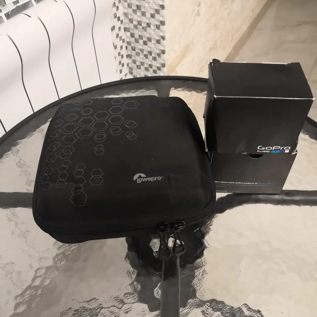 Экшн-камера GoPro HERO 4 Silver — фото 1