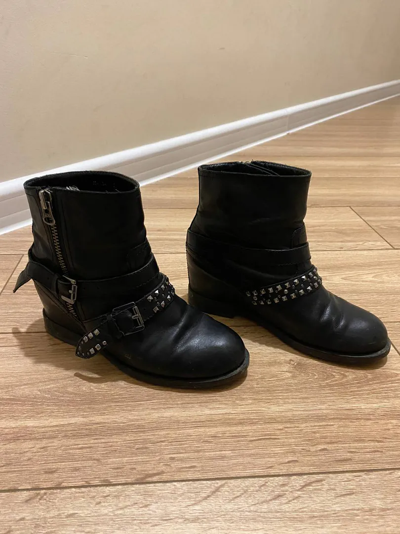 Boots natural leather 38,5 — photo 1
