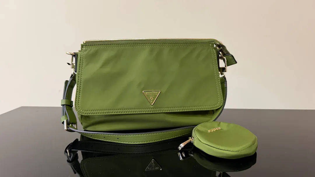 Guess ჩანთები — ფოტო 2