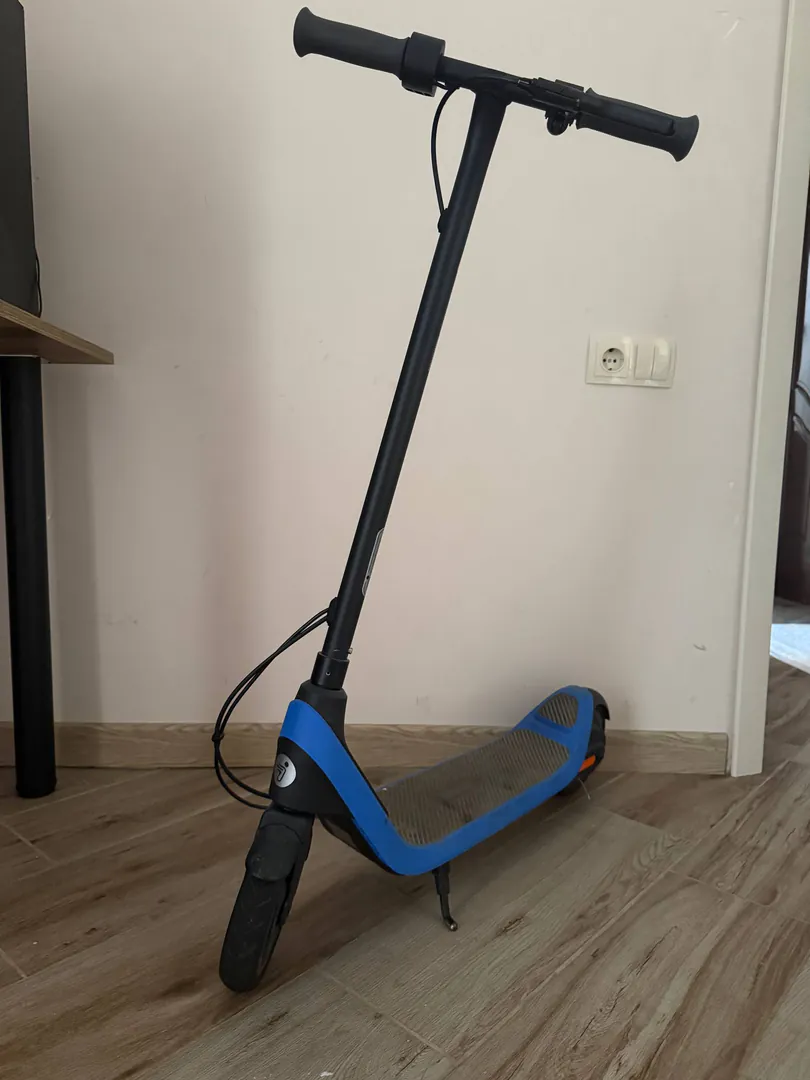 Children's electric scooter — photo 2