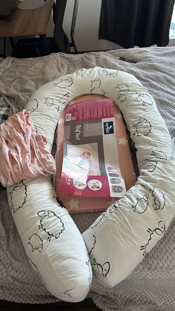 Cocoon pillow for pregnant women and newborns with a pillowcase — photo 4