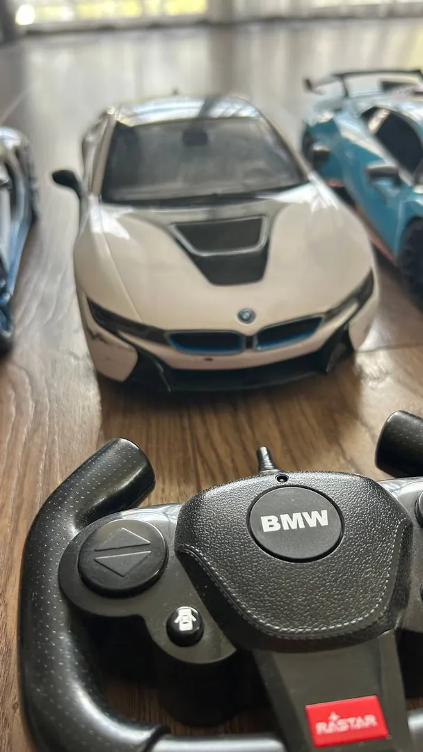 5 remote control toy cars BMW Bugatti McLaren Lamborghini — photo 4