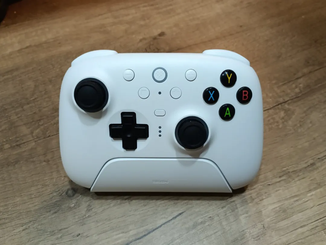 8BitDo Ultimate Wireless Gamepad with Charging Dock — photo 3