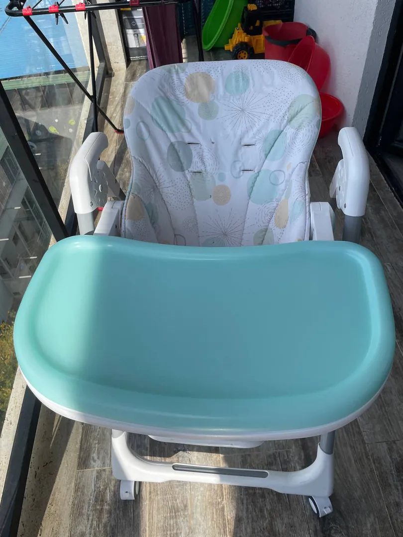 Adjustable children's high chair — photo 2