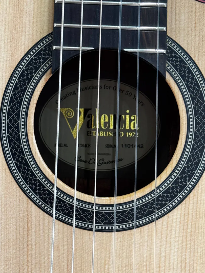 Acoustic guitar Valencia — photo 3