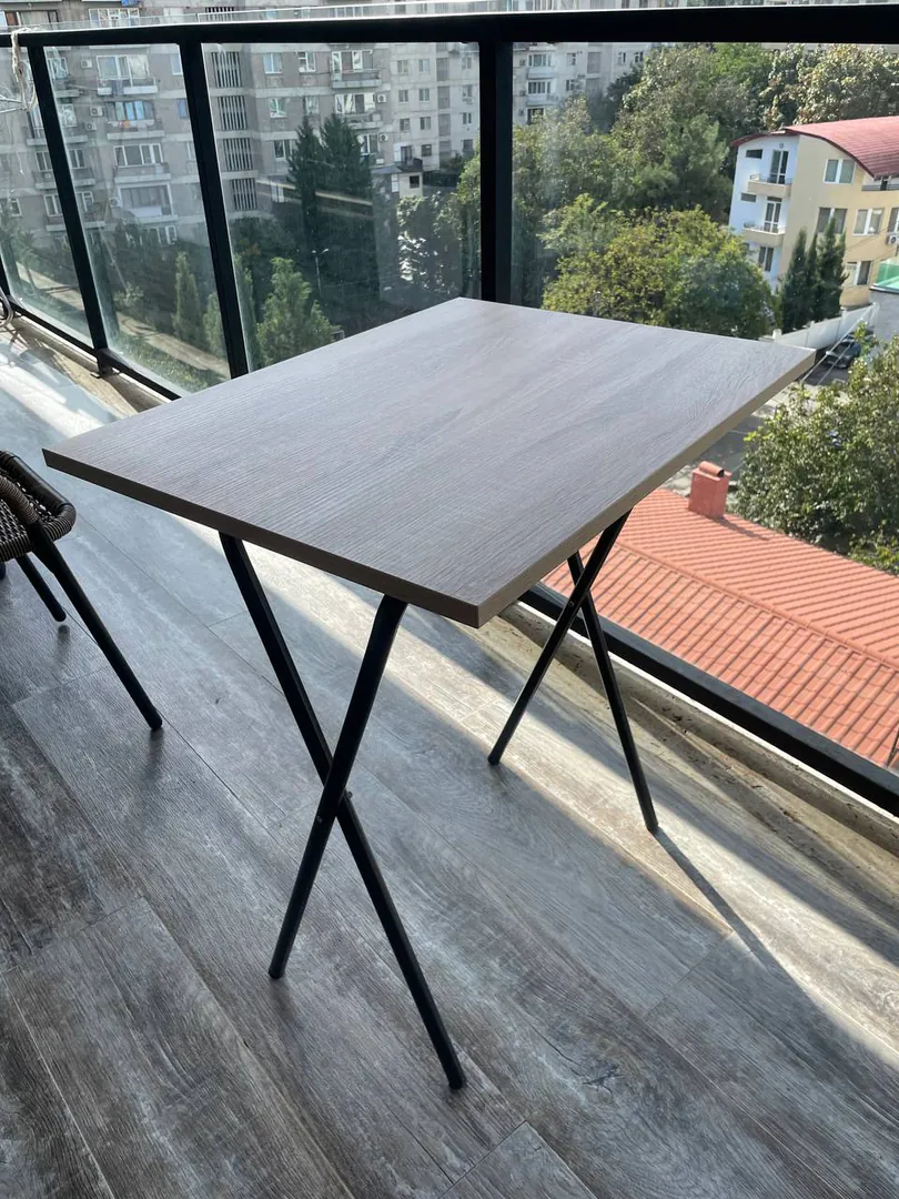 Folding table — photo 2