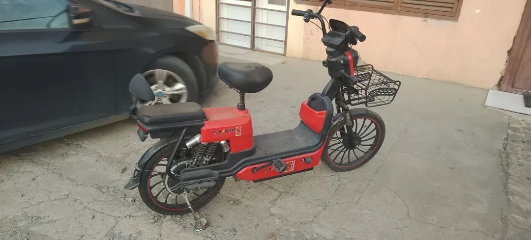 Electric scooter — photo 1