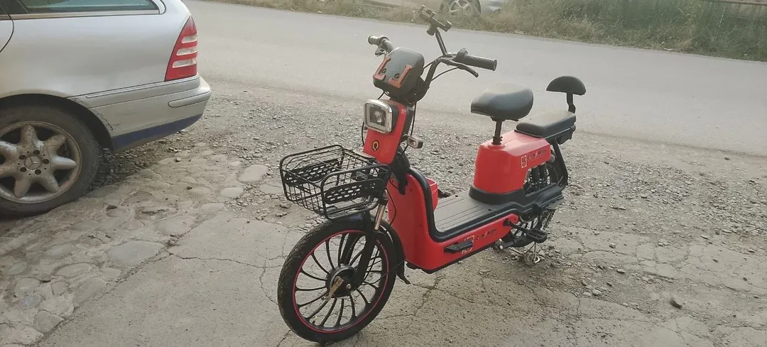 Electric scooter — photo 2
