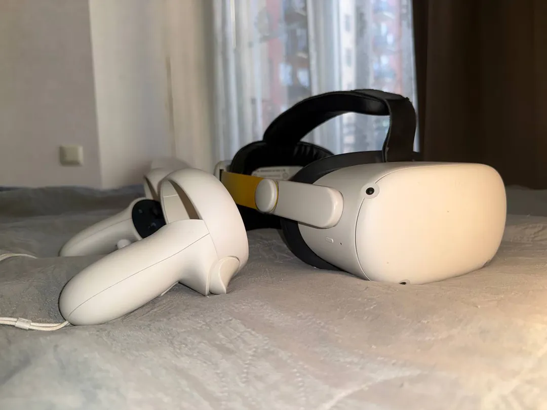 Oculus Quest 2 with custom mount — photo 1