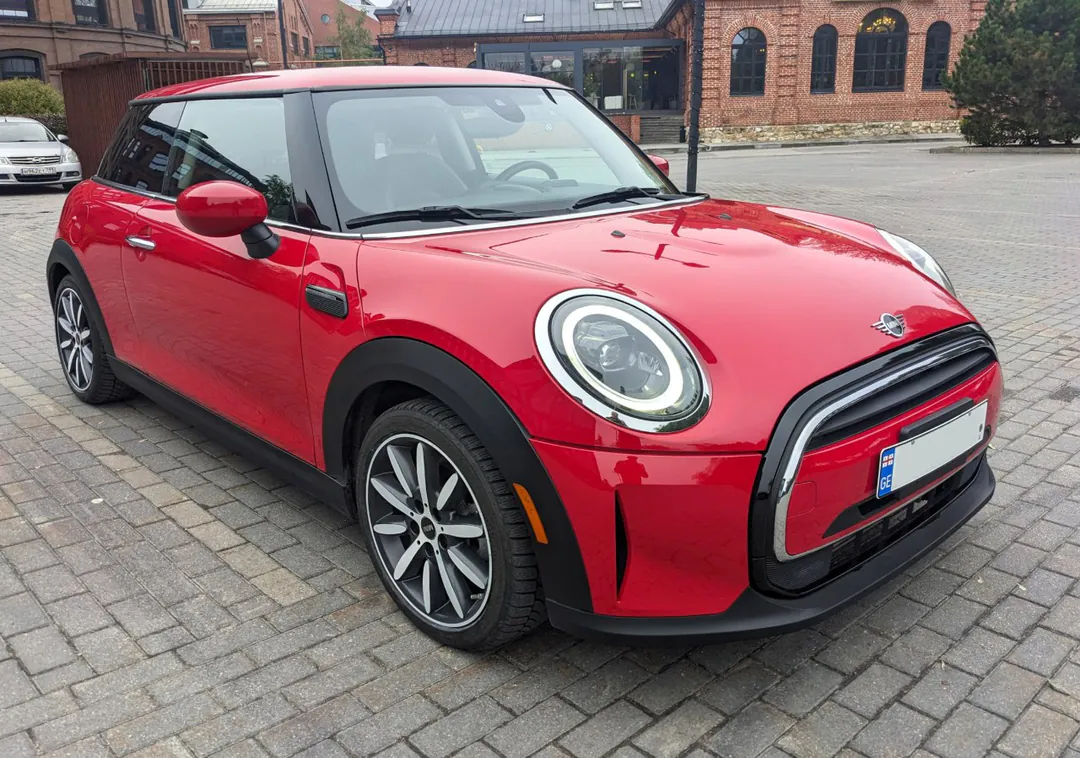 Mini Cooper F56 LCI2 — ფოტო 1