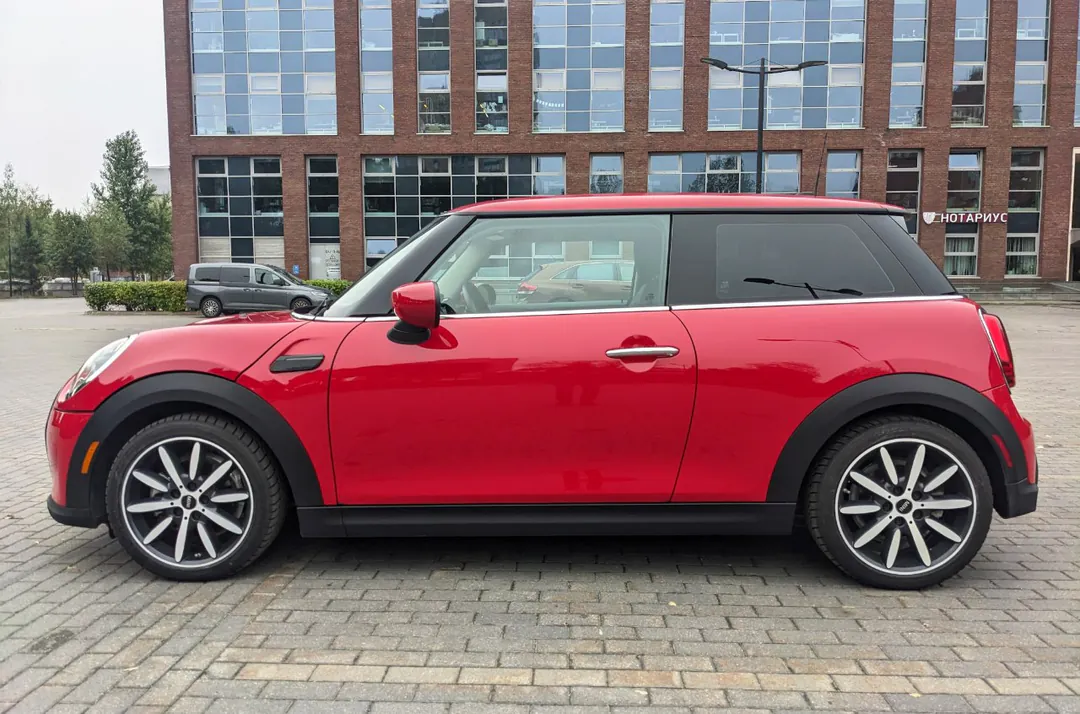 Mini Cooper F56 LCI2 — ფოტო 3