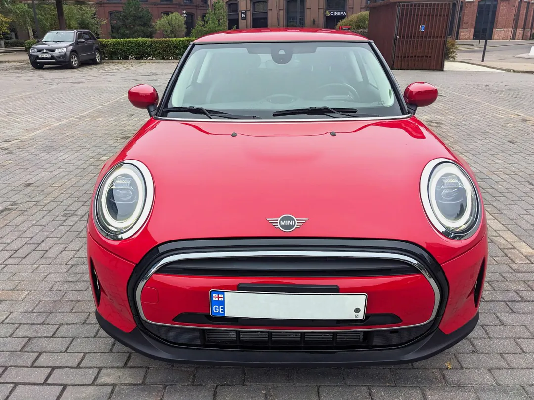 Mini Cooper F56 LCI2 — ფოტო 4