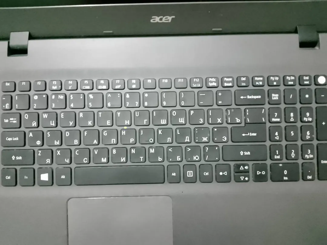 Laptop Acer Aspire E5-573 i3 4GB SSD+HDD — photo 3