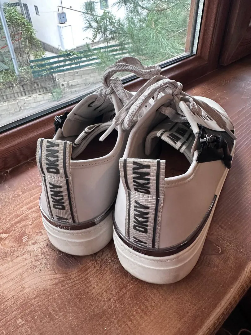 DKNY სნეიქერები, კანი, ზომა 39 — ფოტო 2
