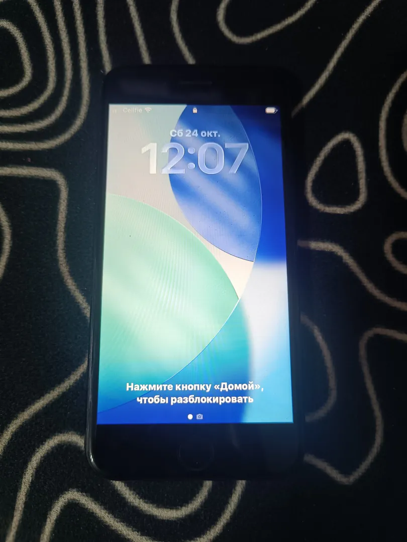 Смартфон Apple iPhone SE 2022 64 ГБ — фото 3