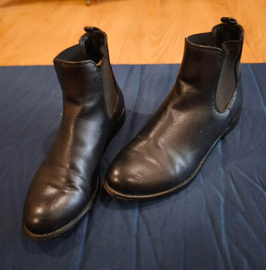 Ankle boots size 34 — photo 1