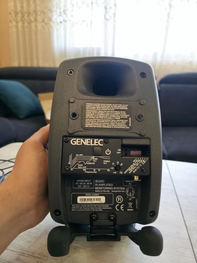 სტუდიური მონიტორები Genelec 8020D — ფოტო 1