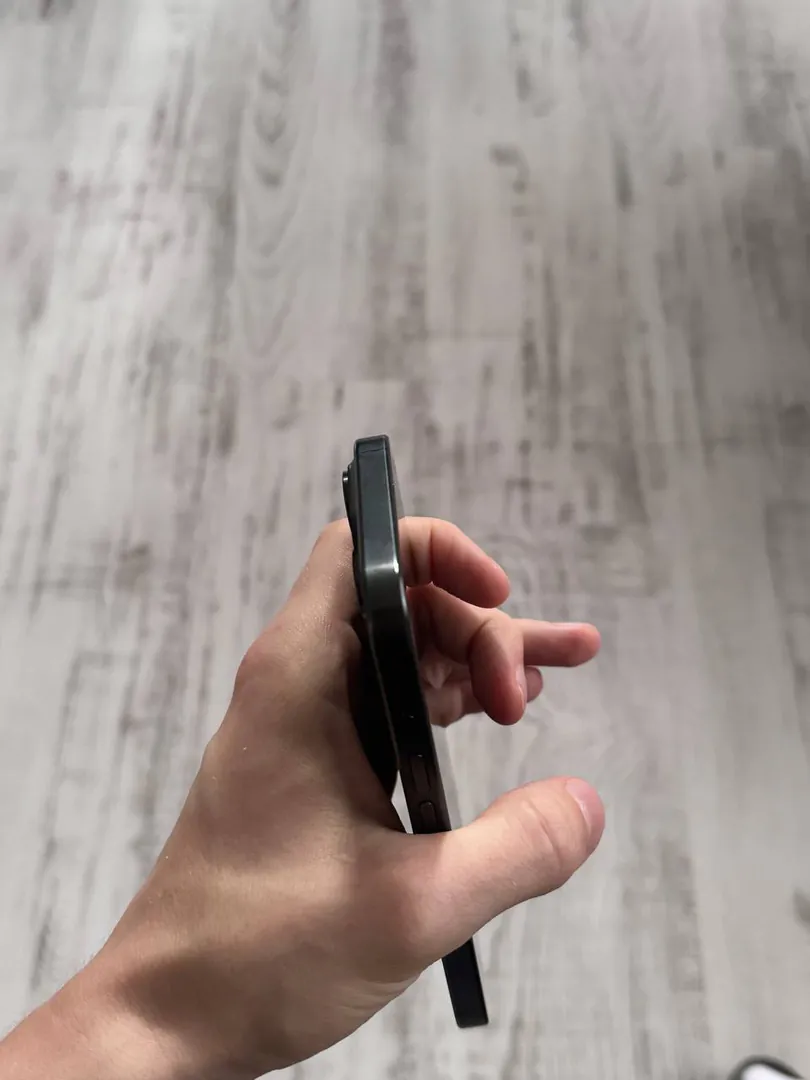 iPhone 15 Pro 128GB Black — photo 4