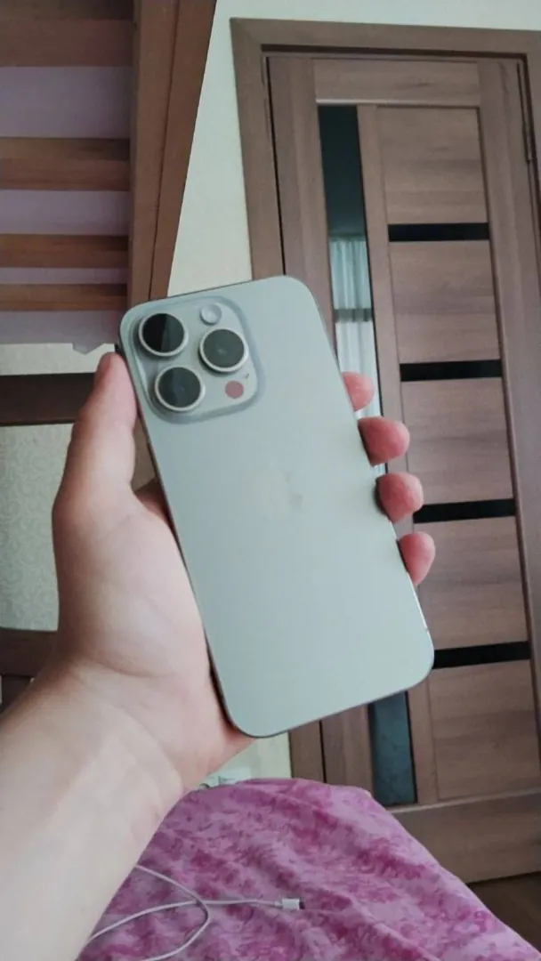 iPhone 15 Pro 128 GB — photo 2