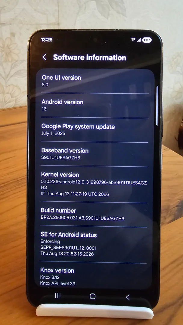 Smartphone Samsung Galaxy S22 5G 8/128 GB — photo 2