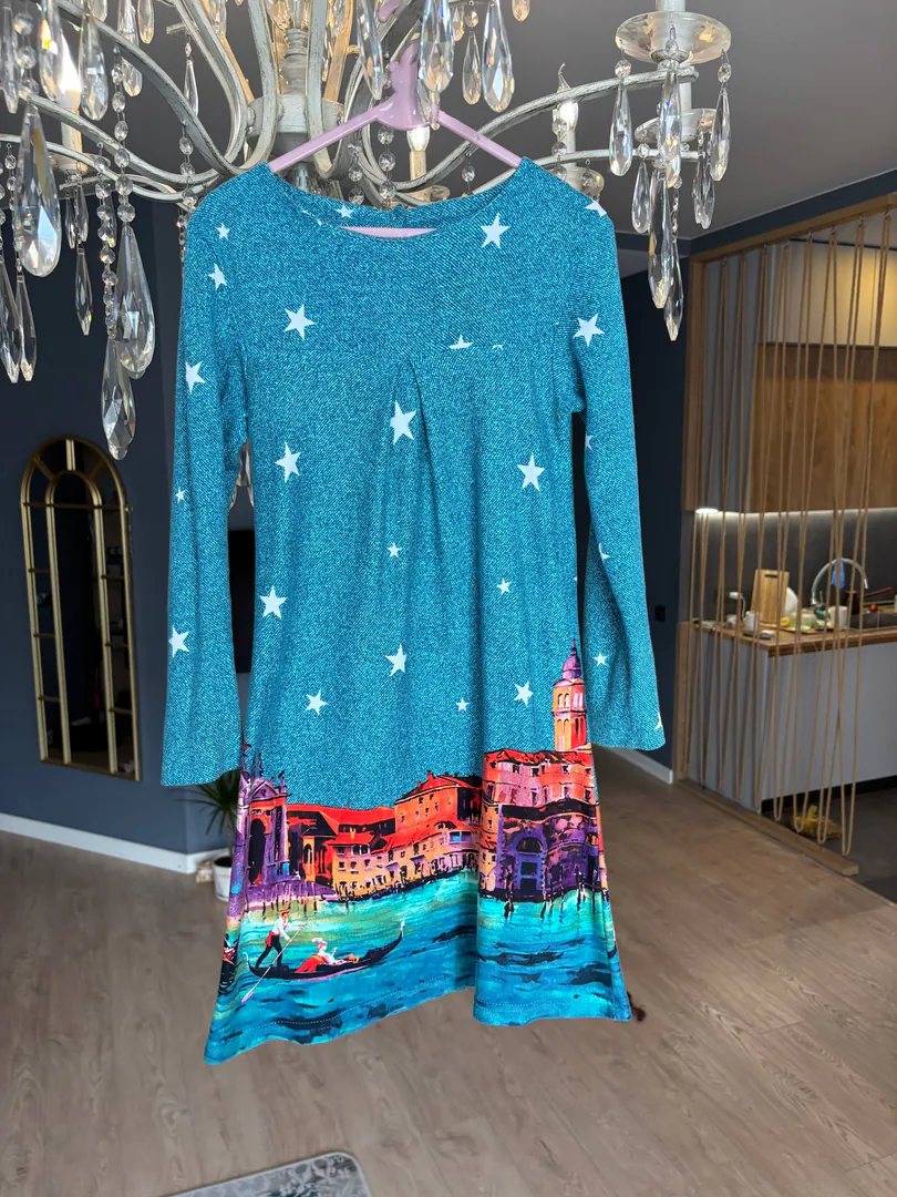Dress with Venice pattern, size 134 — photo 1