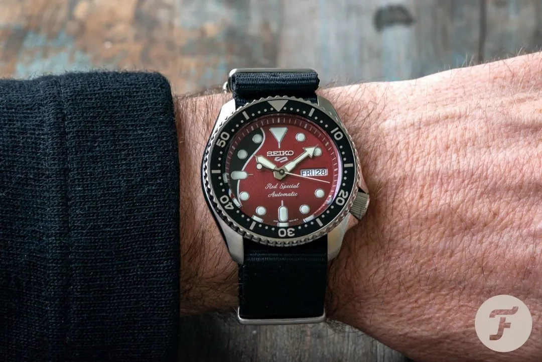 Seiko Brian May Red Special Limited Edition საათი — ფოტო 2