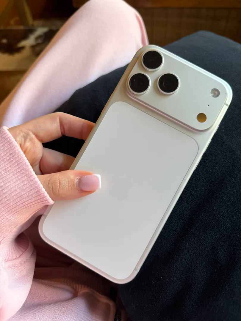 სმარტფონი iPhone 17 Pro Max — ფოტო 1