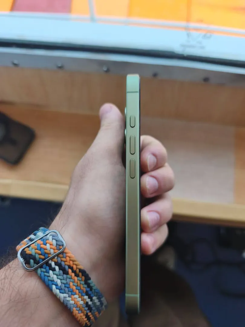 iPhone 17 256 GB + Apple Watch Series 8 32 GB — photo 5